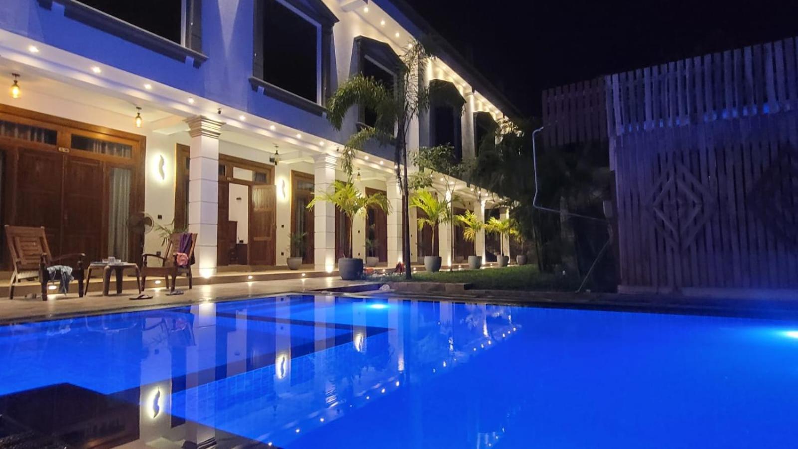 Hotel Crown Breeze Ahangama Esterno foto